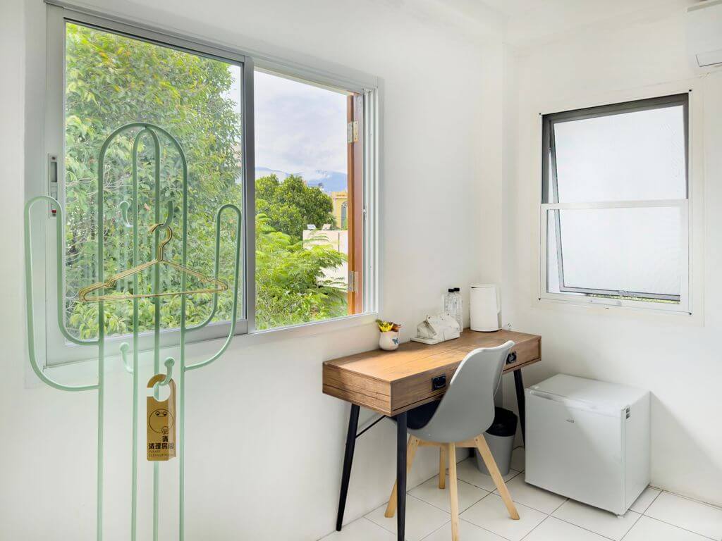 Deluxe Room Bathroom